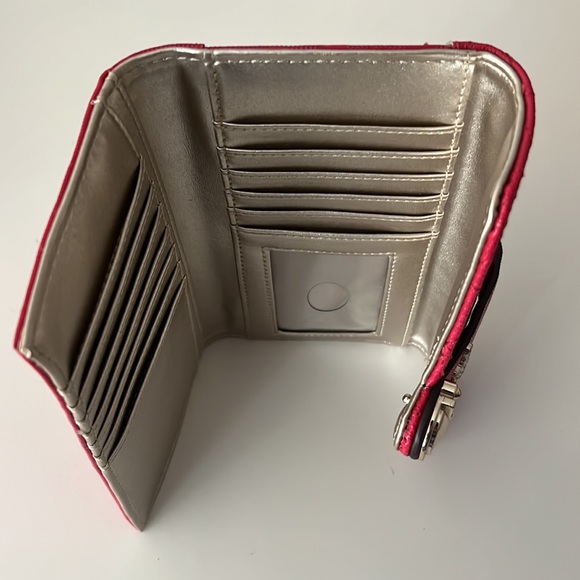 Guess Wallet - Picture 4 of 5